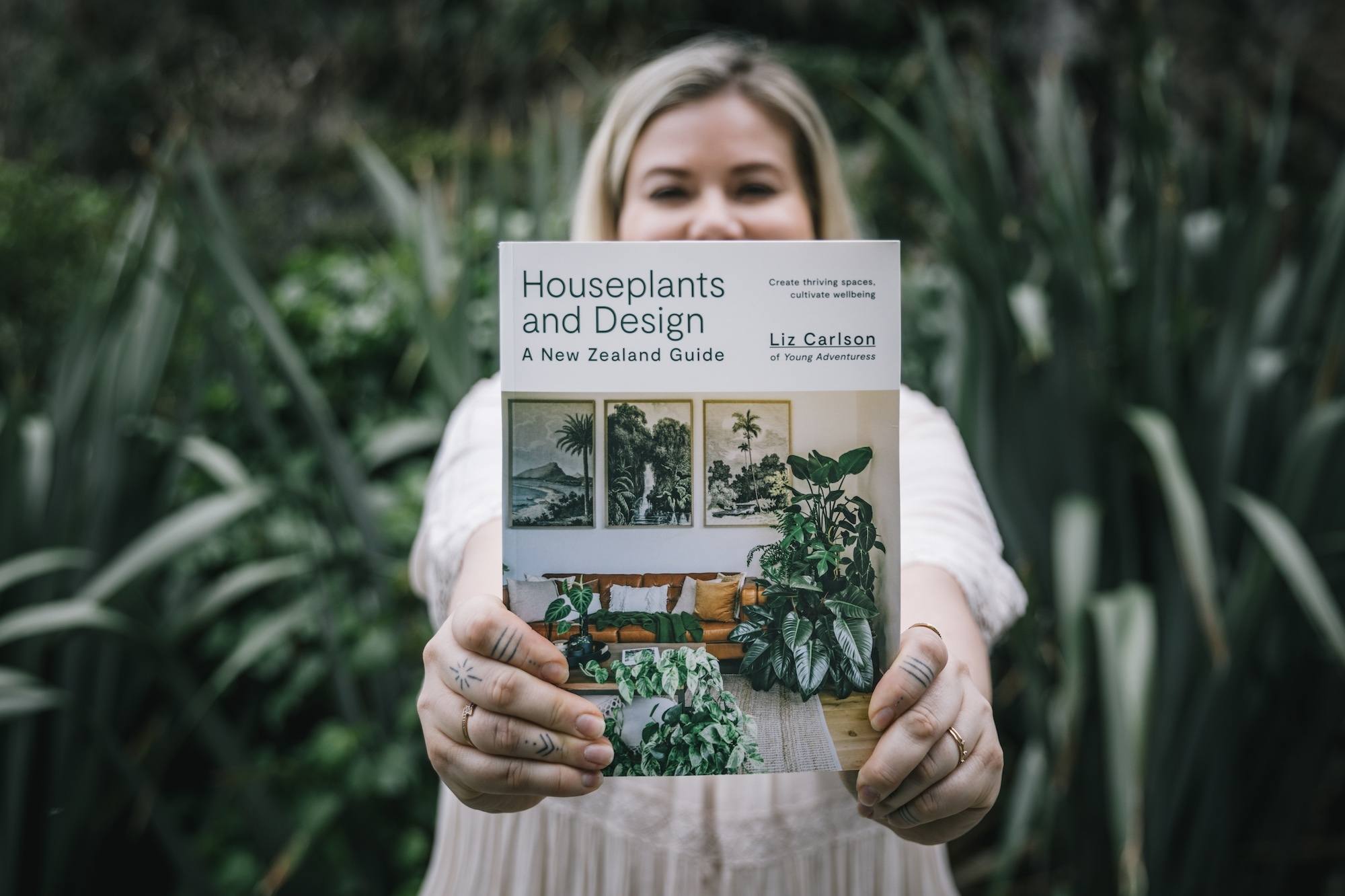 You are currently viewing So I just wrote a book about houseplants and happiness